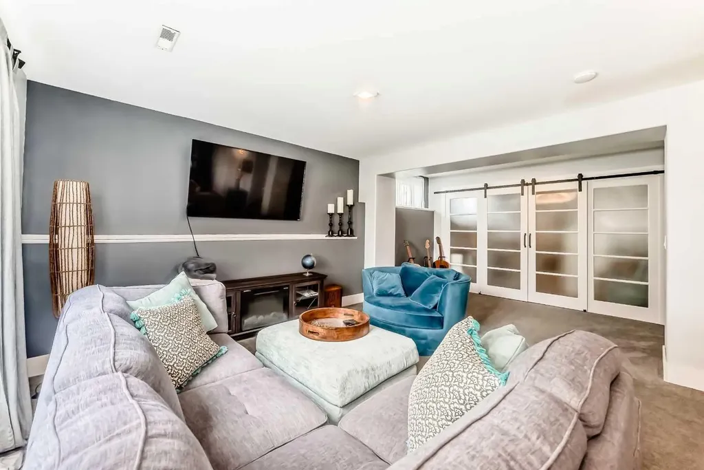 37 Lakeside Greens Close Chestermere AB T1X 1C2