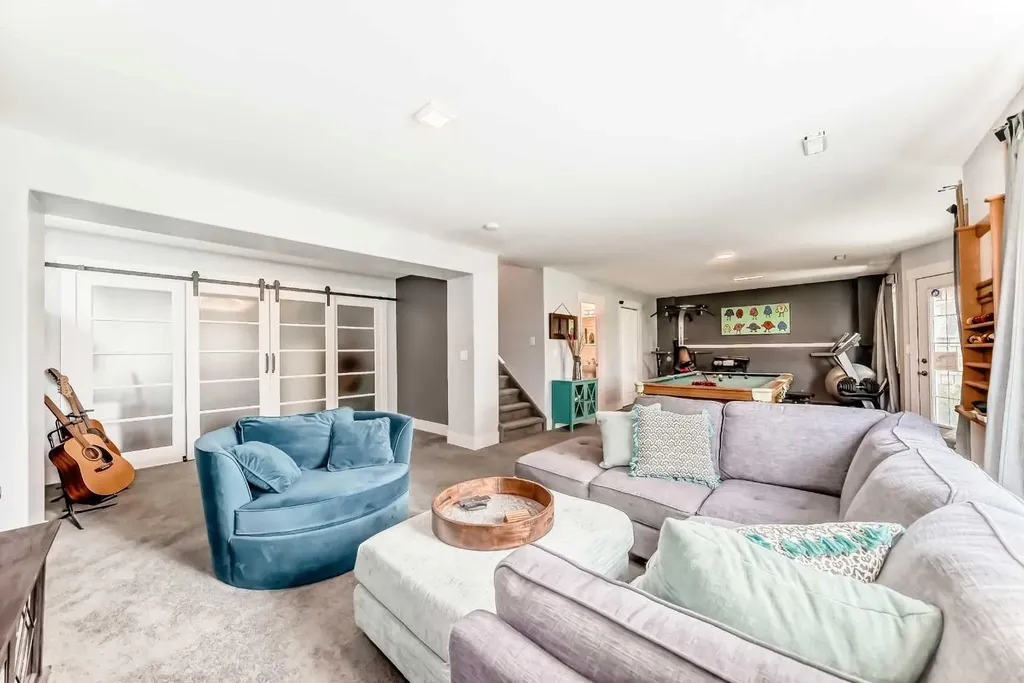 37 Lakeside Greens Close Chestermere AB T1X 1C2
