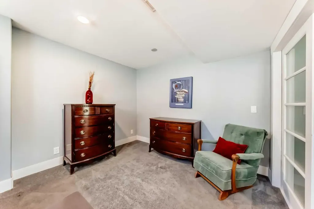 37 Lakeside Greens Close Chestermere AB T1X 1C2