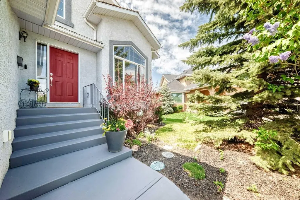 37 Lakeside Greens Close Chestermere AB T1X 1C2