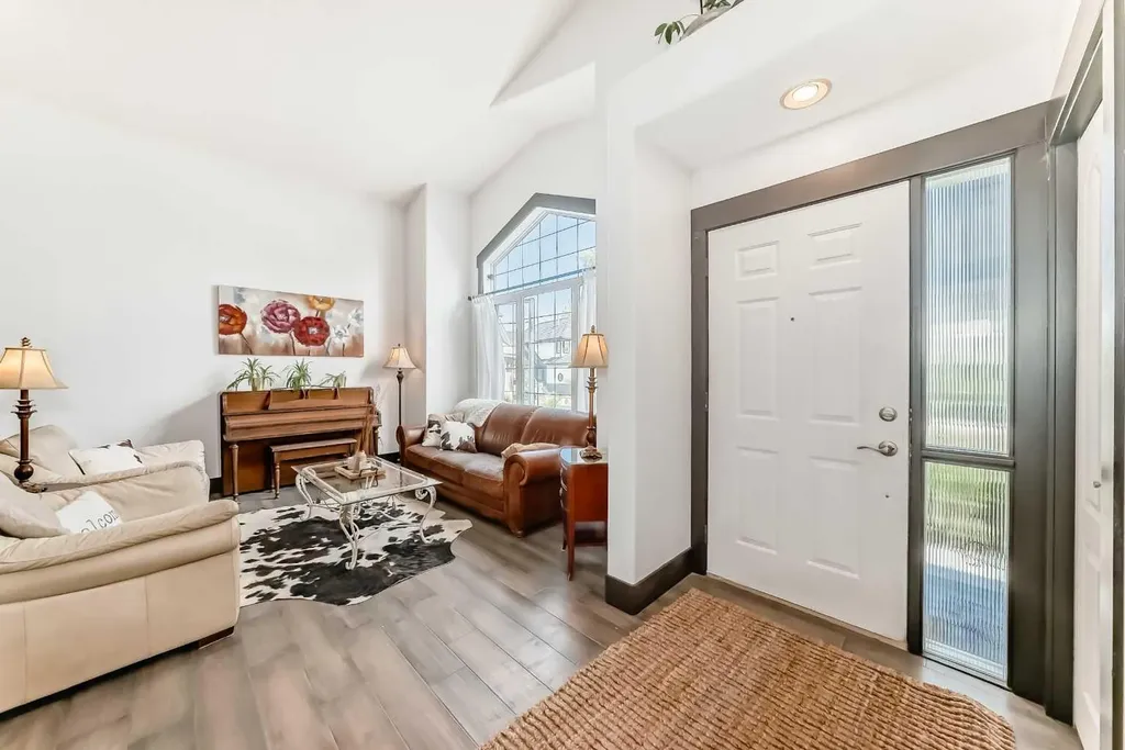 37 Lakeside Greens Close Chestermere AB T1X 1C2