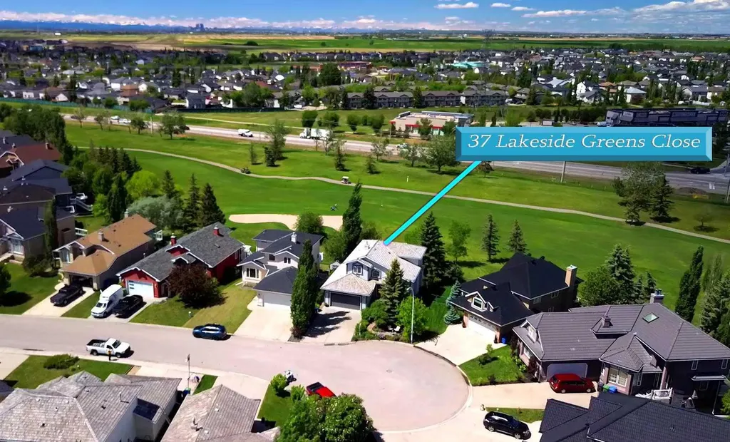 37 Lakeside Greens Close Chestermere AB T1X 1C2