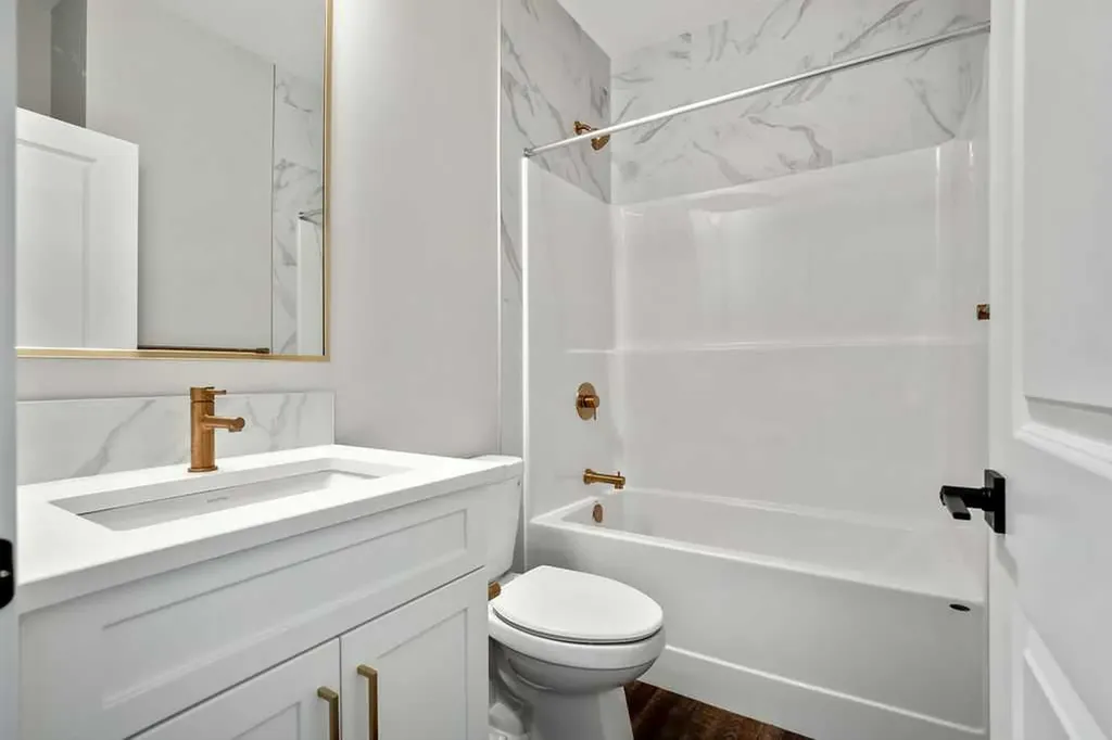 127 Creekstone Park SW Calgary AB T2X 5E9