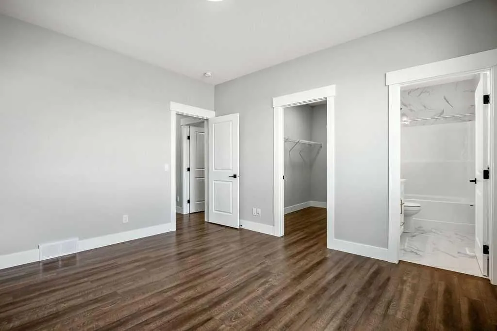 127 Creekstone Park SW Calgary AB T2X 5E9