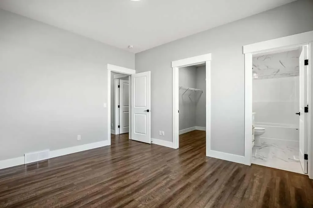 127 Creekstone Park SW Calgary AB T2X 5E9