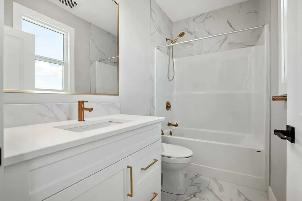 127 Creekstone Park SW Calgary AB T2X 5E9