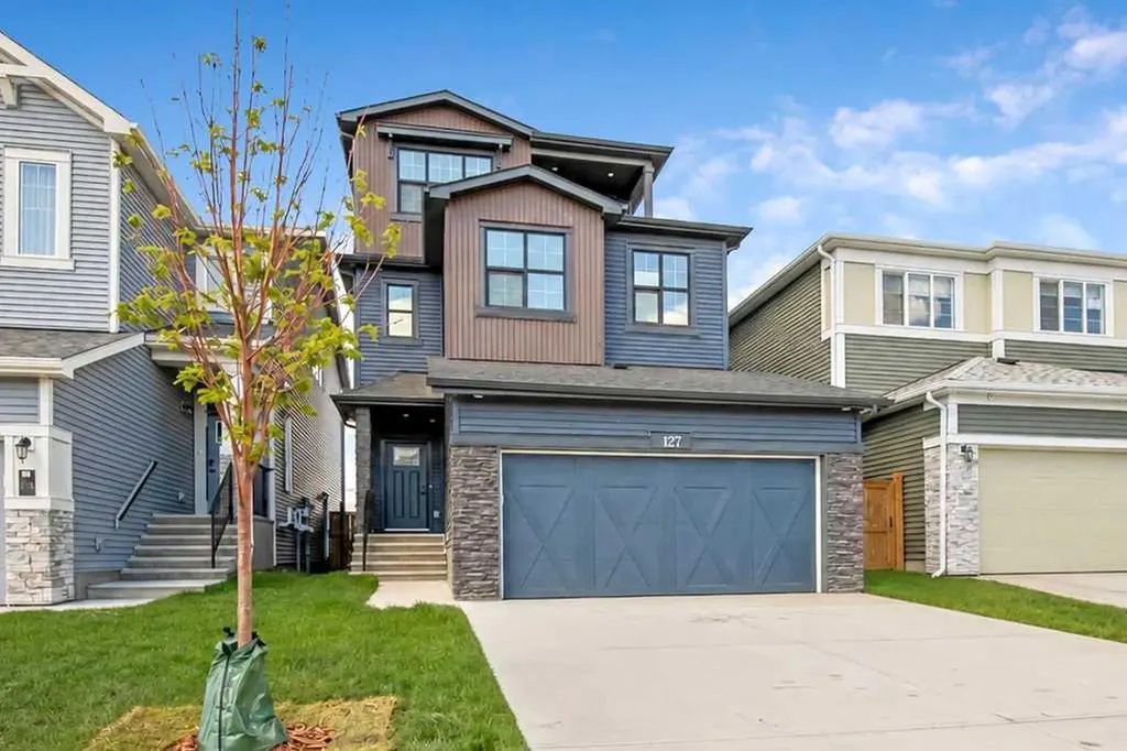 127 Creekstone Park SW Calgary AB T2X 5E9