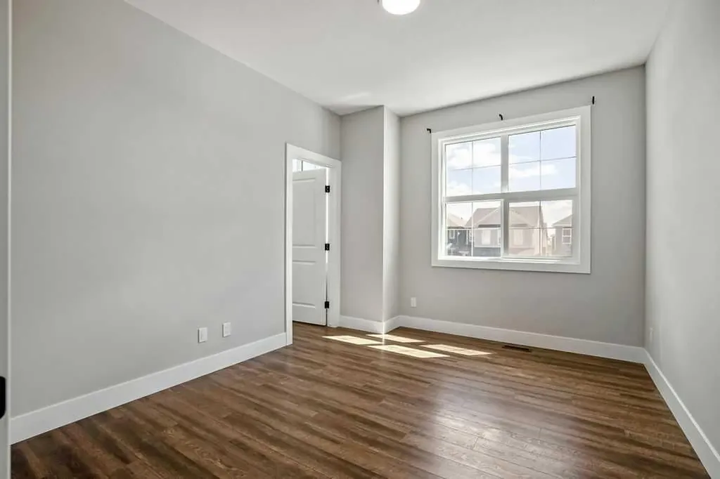 127 Creekstone Park SW Calgary AB T2X 5E9