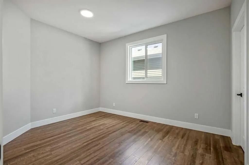 127 Creekstone Park SW Calgary AB T2X 5E9