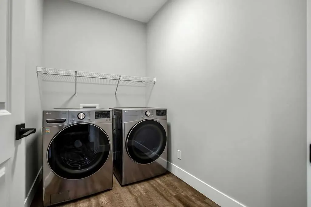 127 Creekstone Park SW Calgary AB T2X 5E9