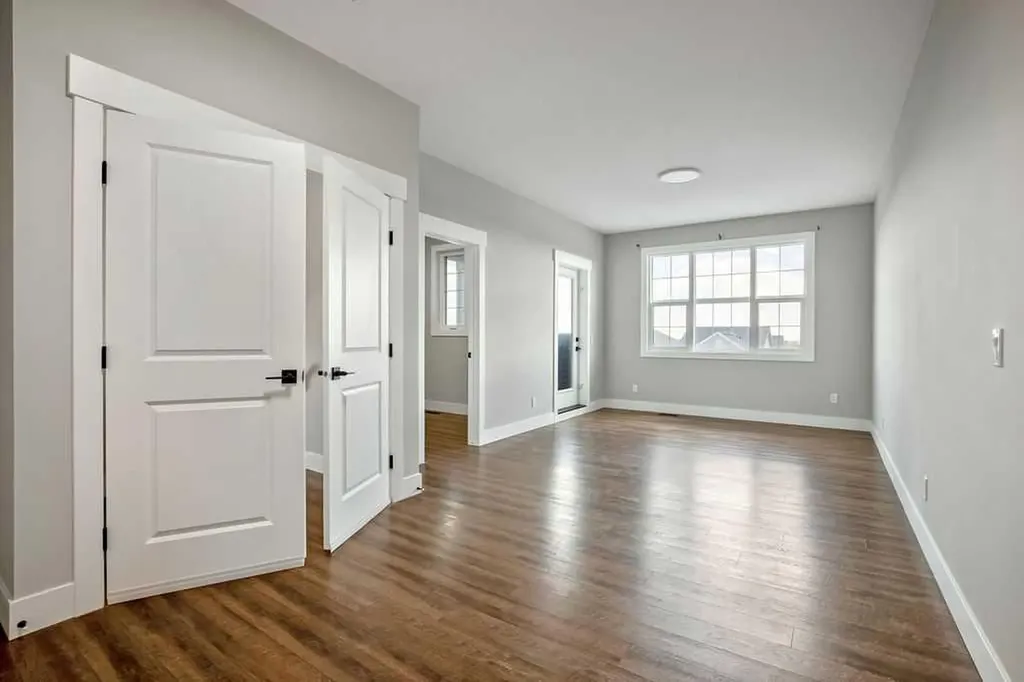 127 Creekstone Park SW Calgary AB T2X 5E9