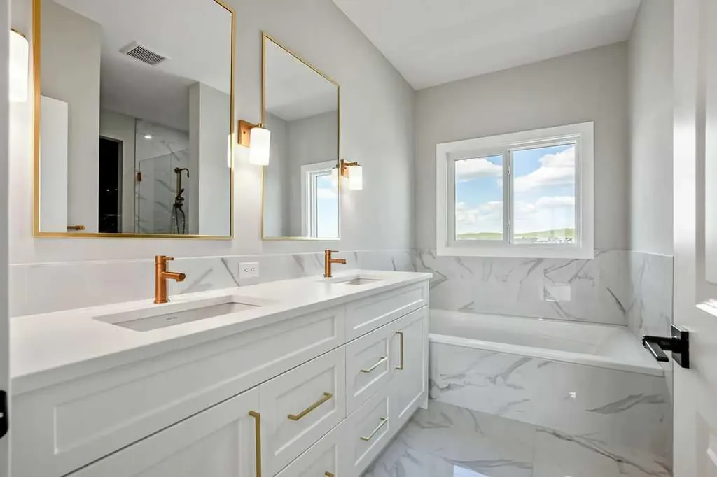 127 Creekstone Park SW Calgary AB T2X 5E9