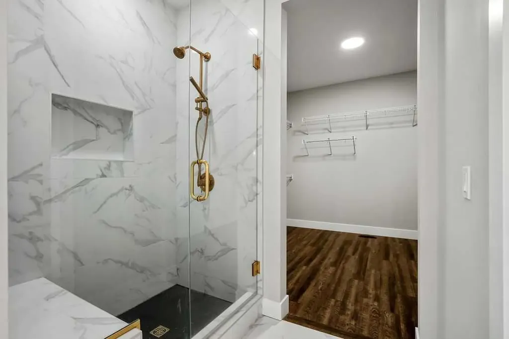 127 Creekstone Park SW Calgary AB T2X 5E9
