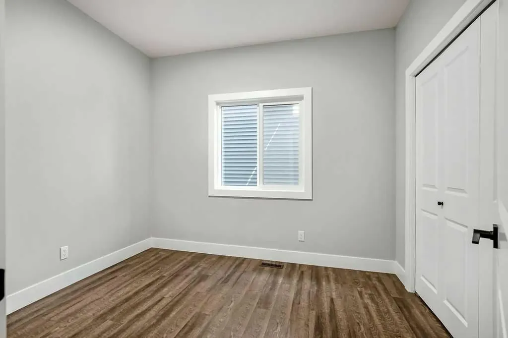 127 Creekstone Park SW Calgary AB T2X 5E9