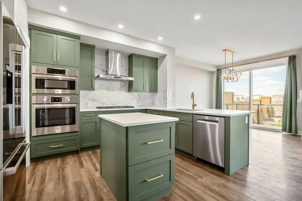 127 Creekstone Park SW Calgary AB T2X 5E9