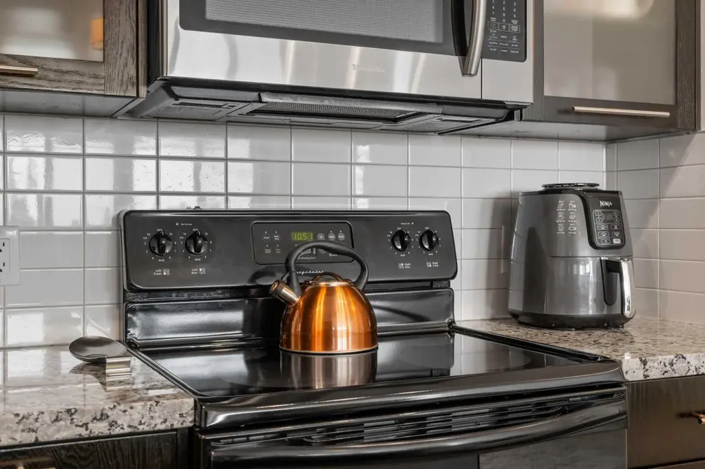 3410 20 Street SW Calgary AB T2T 3Z2