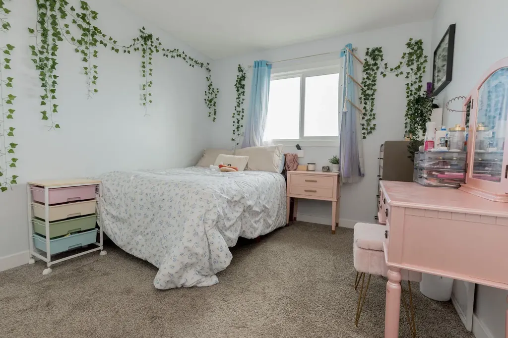 8841 85a Avenue Grande Prairie AB T8X 0R5