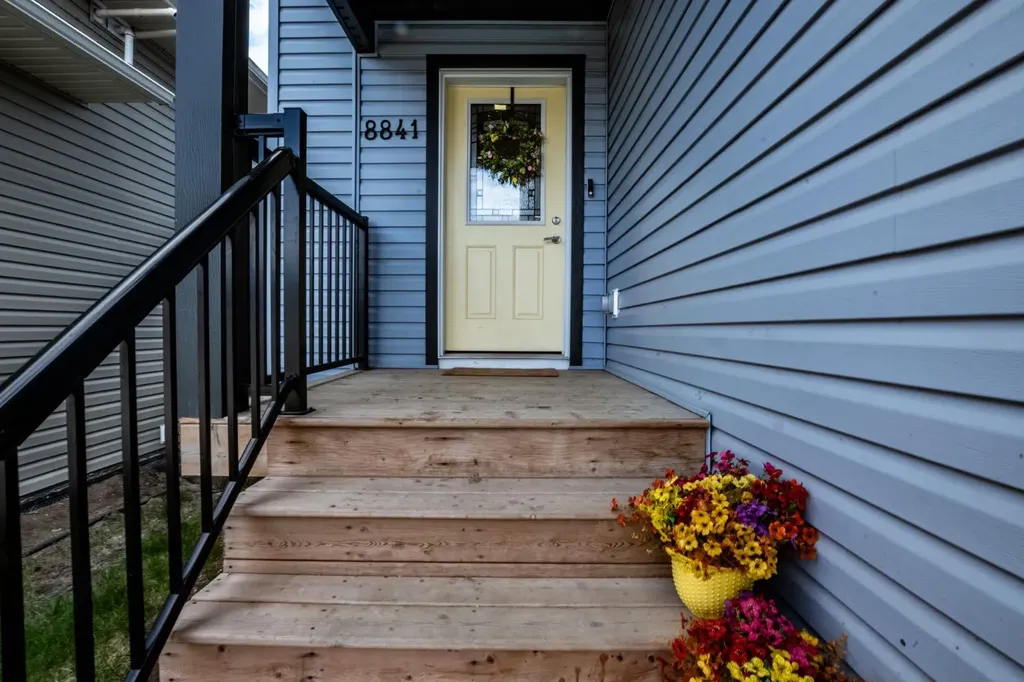 8841 85a Avenue Grande Prairie AB T8X 0R5