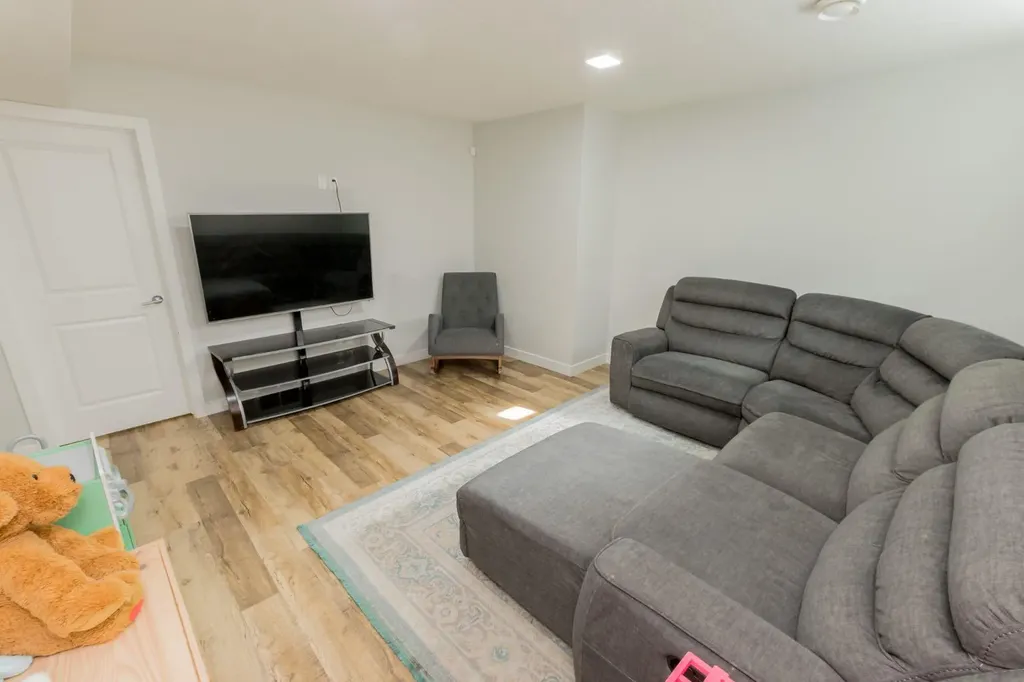 8841 85a Avenue Grande Prairie AB T8X 0R5
