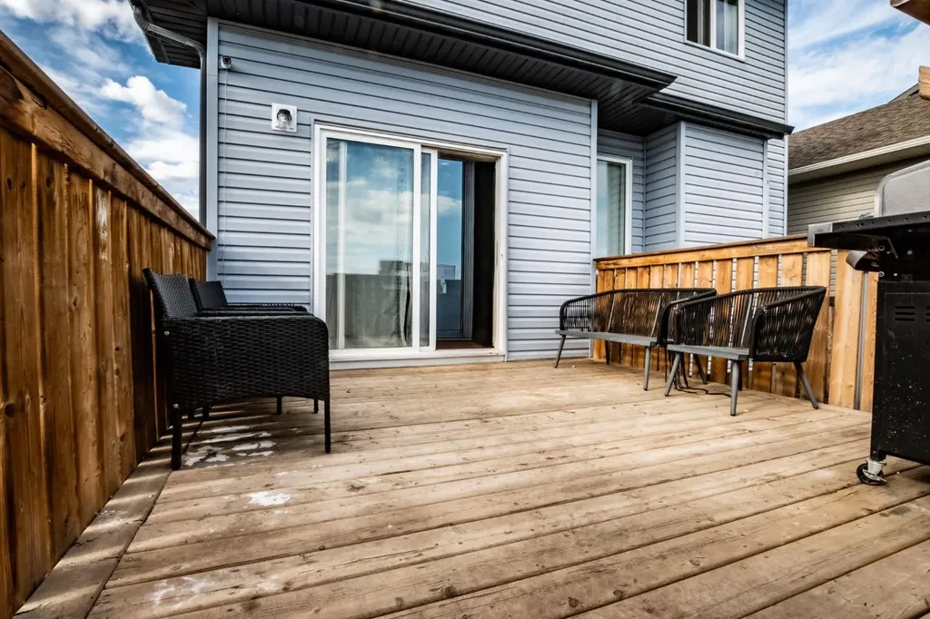 8841 85a Avenue Grande Prairie AB T8X 0R5