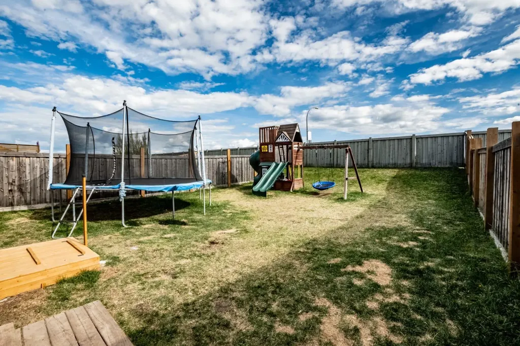 8841 85a Avenue Grande Prairie AB T8X 0R5