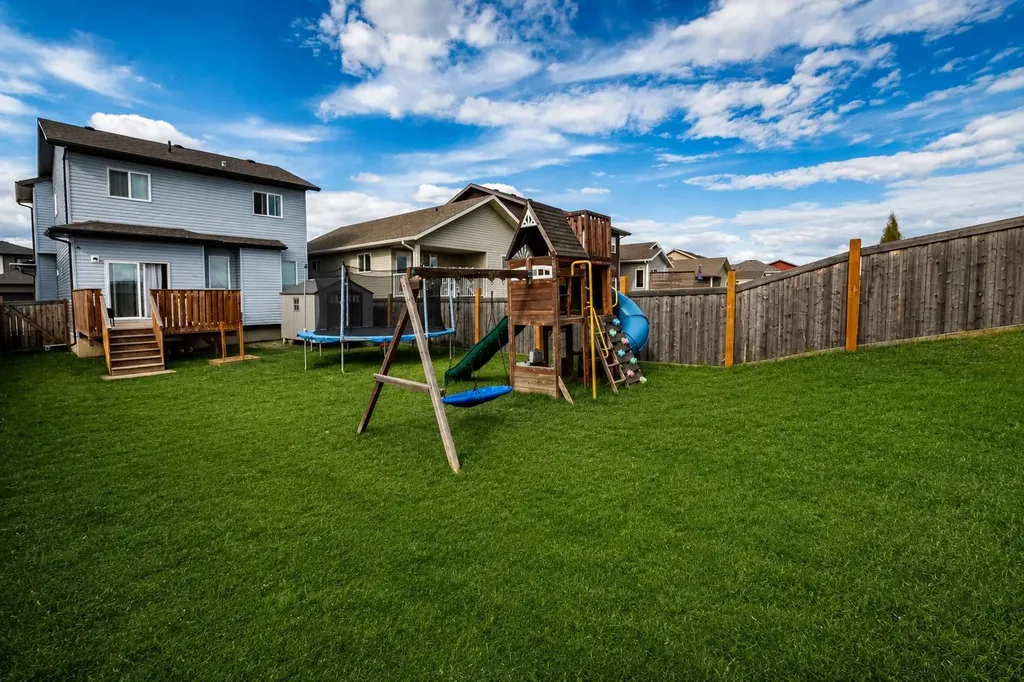 8841 85a Avenue Grande Prairie AB T8X 0R5