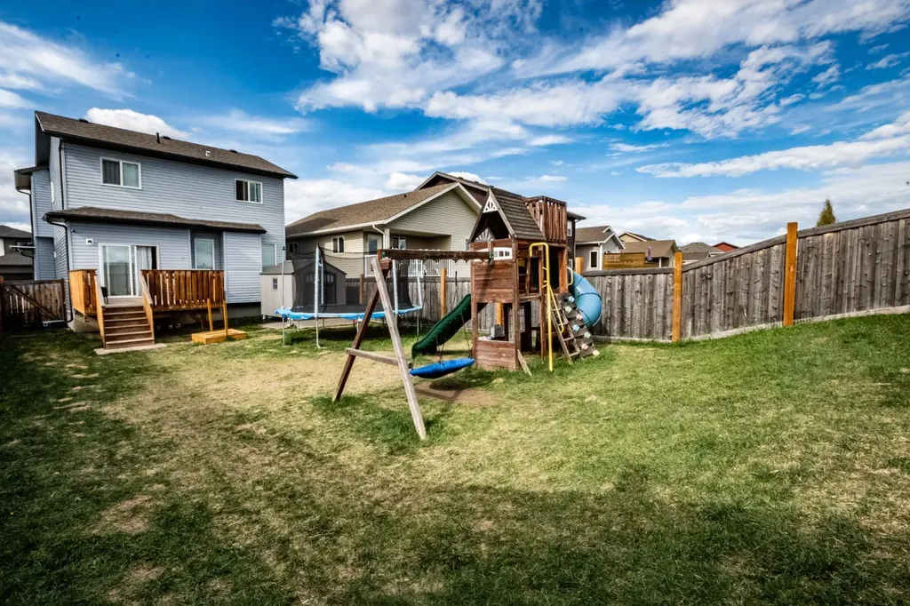 8841 85a Avenue Grande Prairie AB T8X 0R5