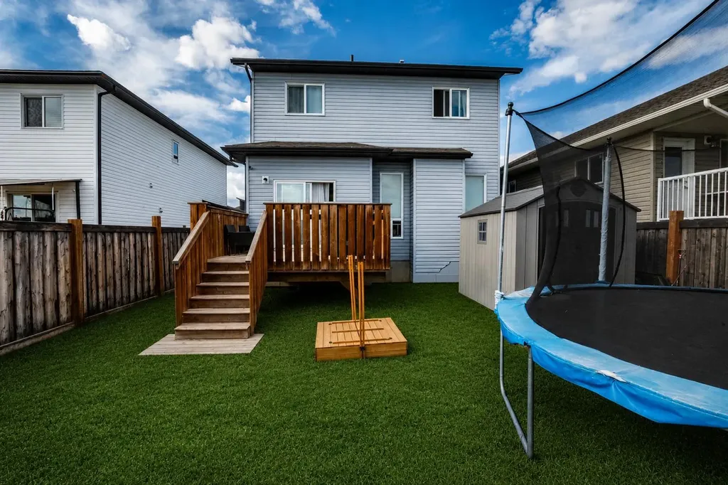 8841 85a Avenue Grande Prairie AB T8X 0R5