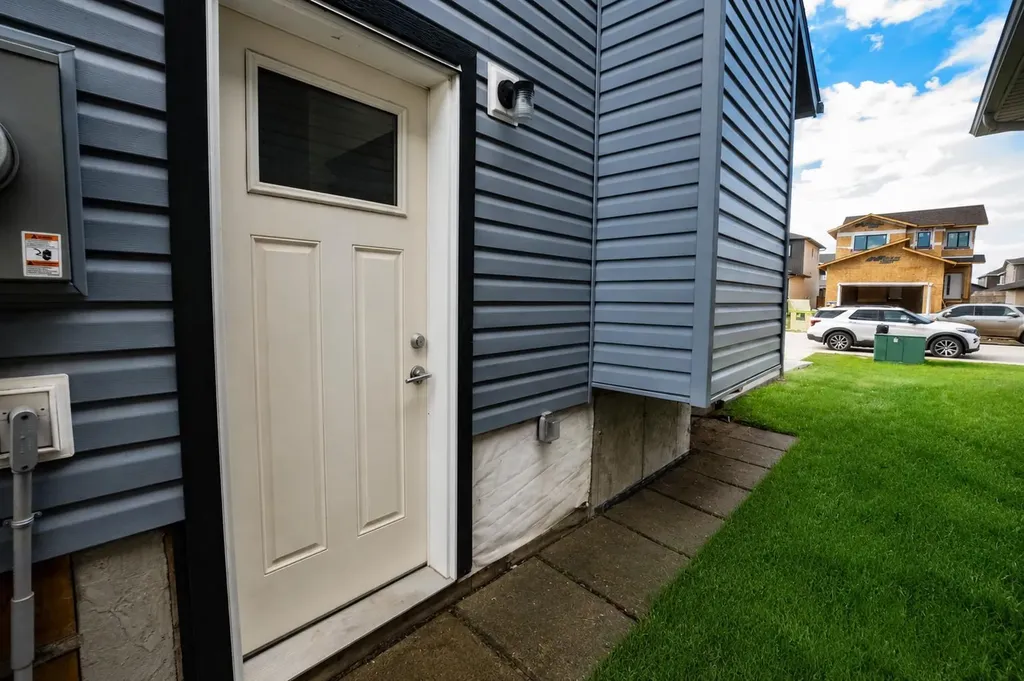 8841 85a Avenue Grande Prairie AB T8X 0R5
