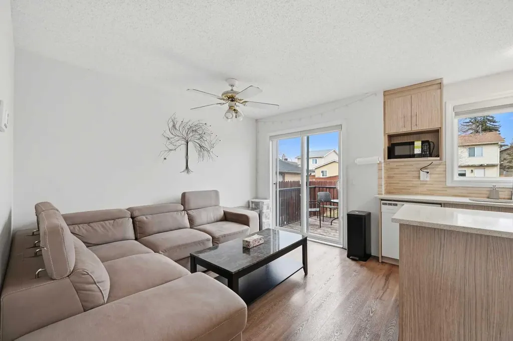 172 Castlebrook Road NE Calgary AB T3J 1P1