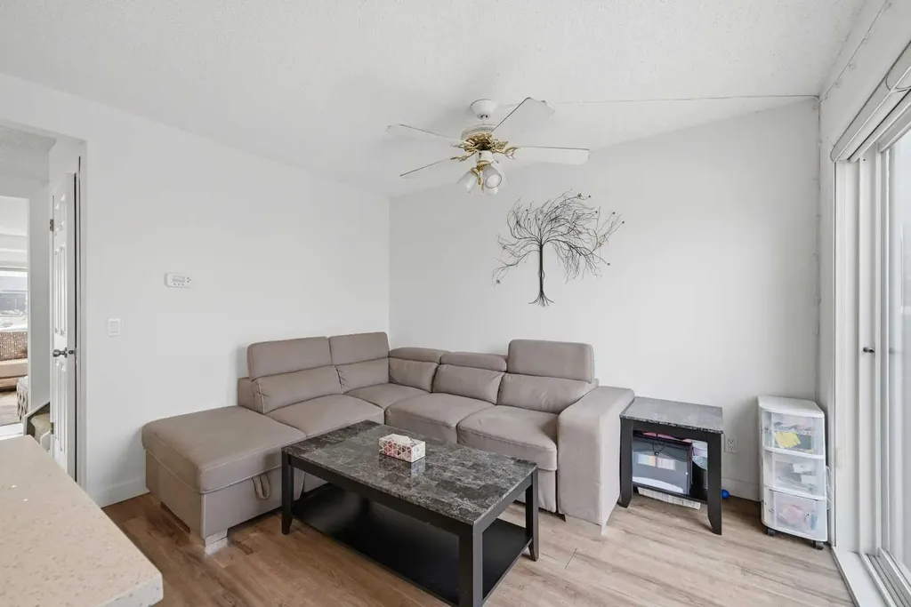 172 Castlebrook Road NE Calgary AB T3J 1P1
