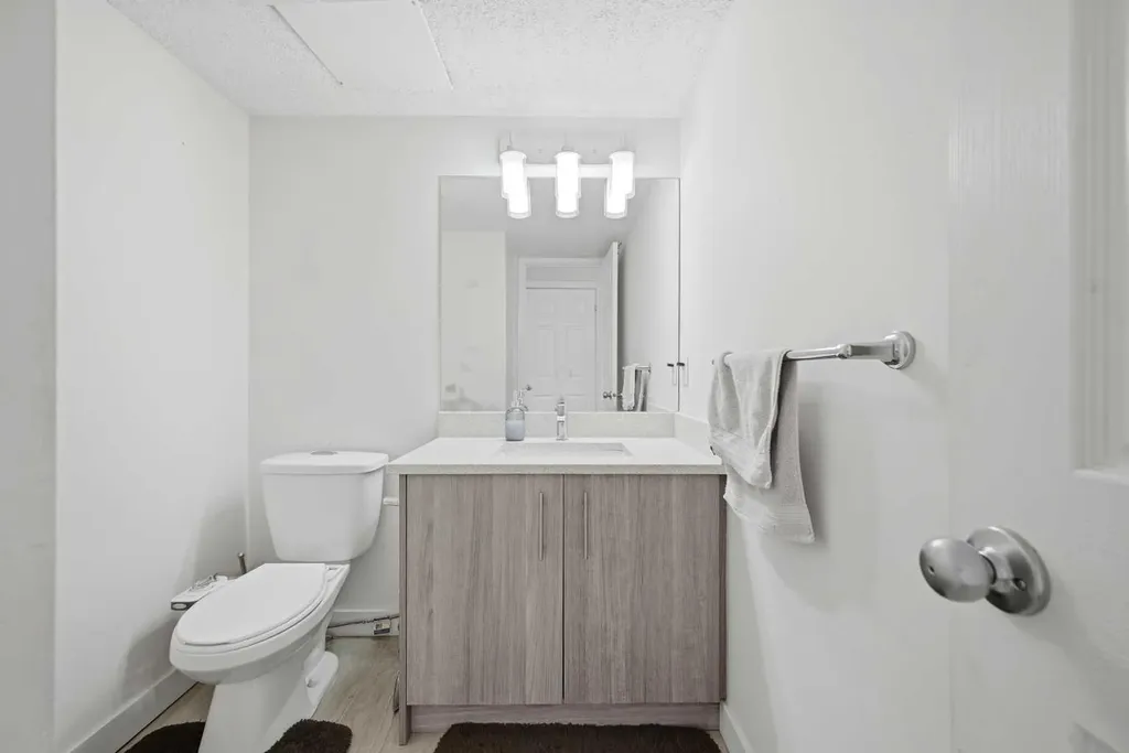 172 Castlebrook Road NE Calgary AB T3J 1P1