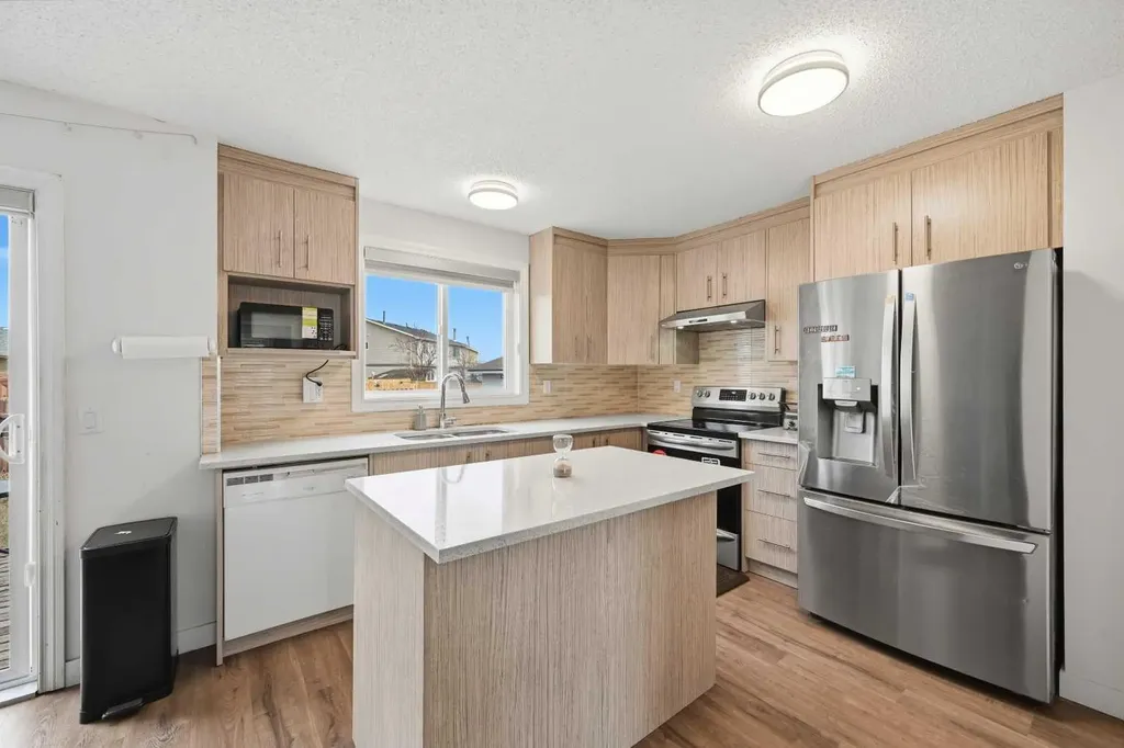 172 Castlebrook Road NE Calgary AB T3J 1P1