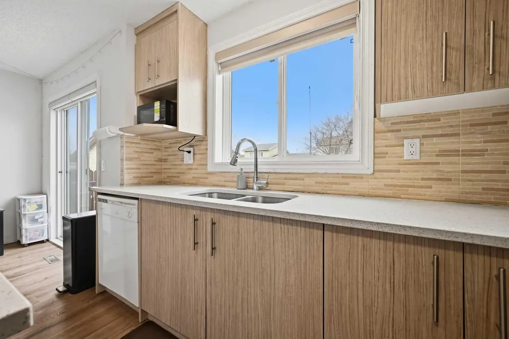 172 Castlebrook Road NE Calgary AB T3J 1P1