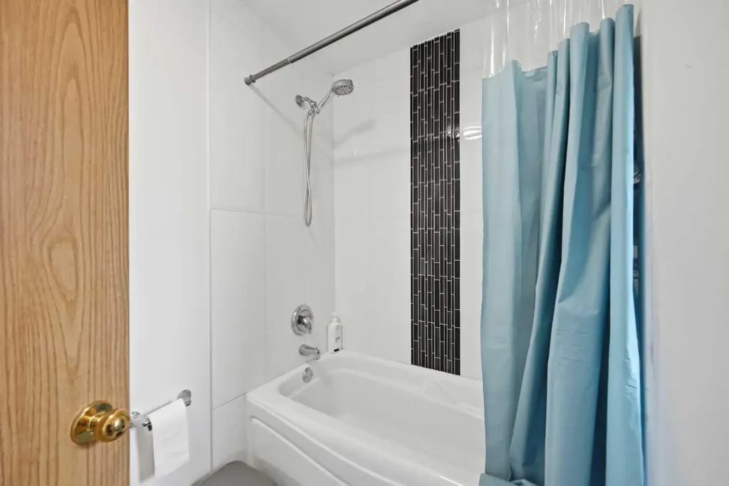 172 Castlebrook Road NE Calgary AB T3J 1P1