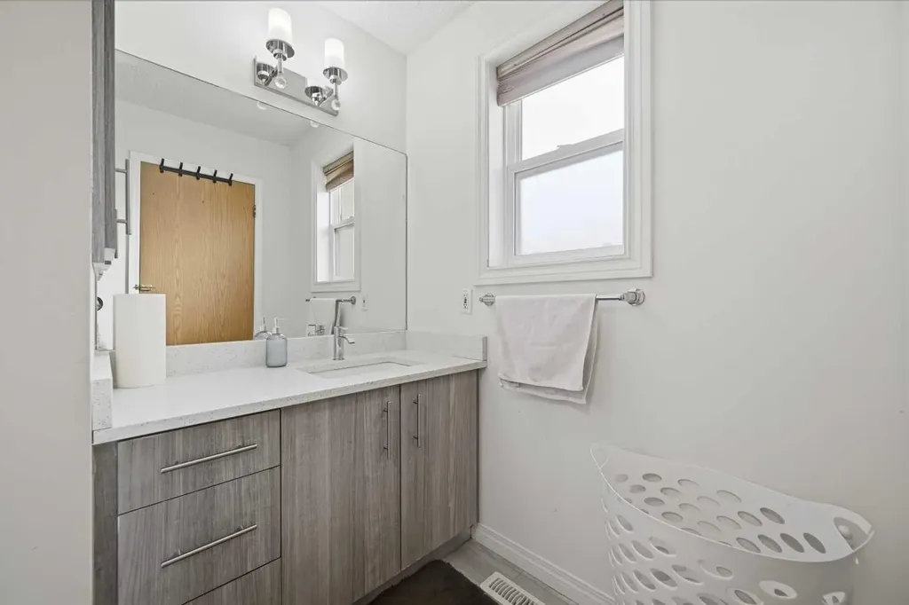 172 Castlebrook Road NE Calgary AB T3J 1P1