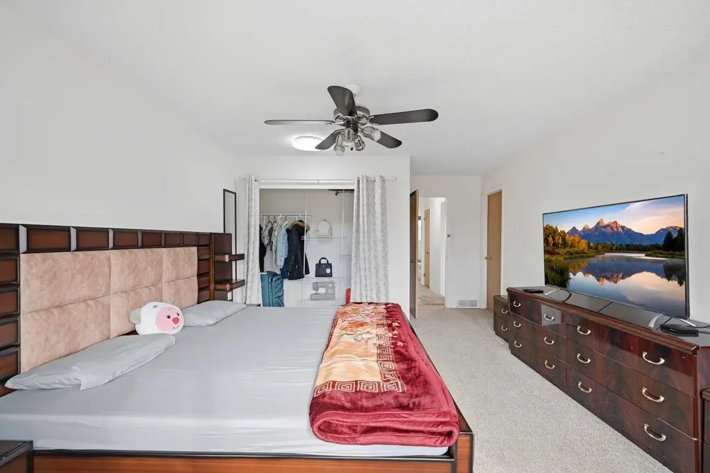 172 Castlebrook Road NE Calgary AB T3J 1P1