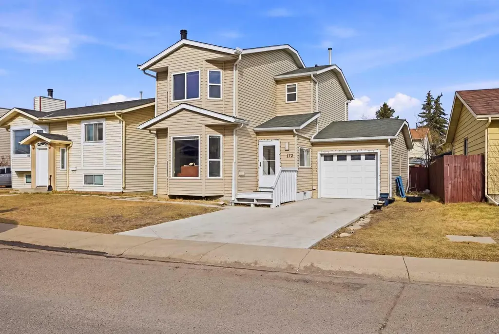 172 Castlebrook Road NE Calgary AB T3J 1P1