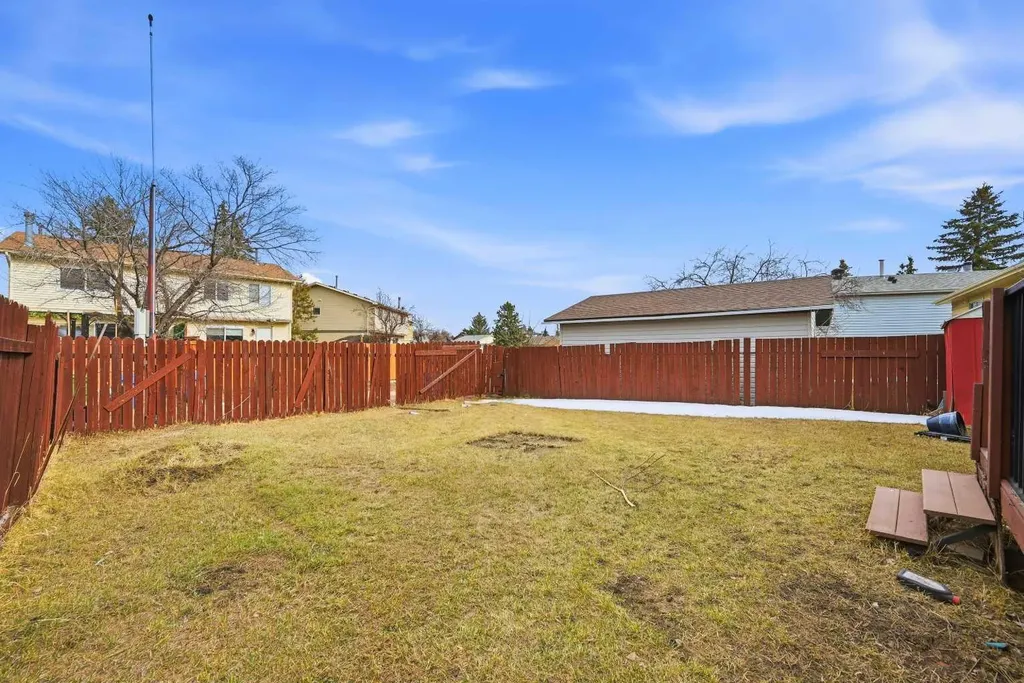 172 Castlebrook Road NE Calgary AB T3J 1P1