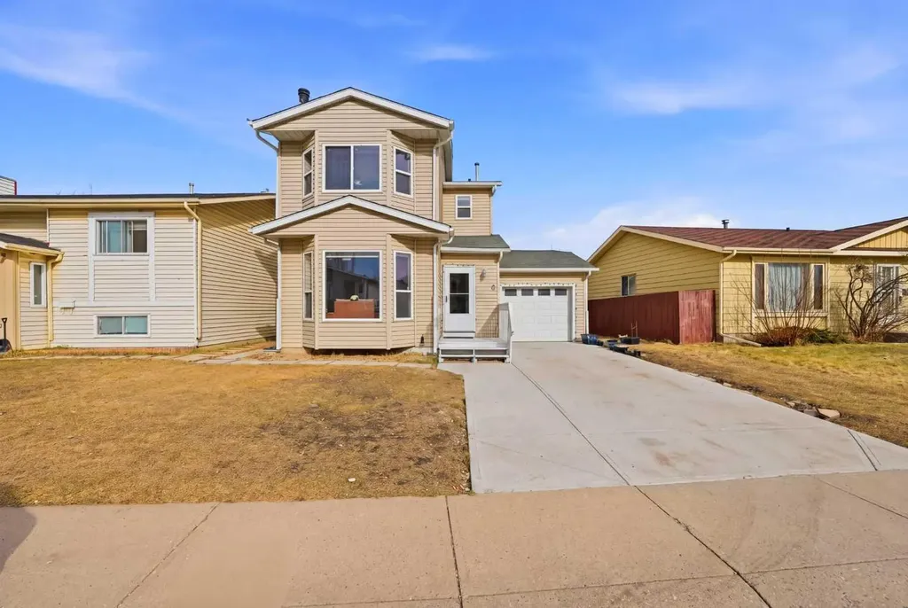 172 Castlebrook Road NE Calgary AB T3J 1P1