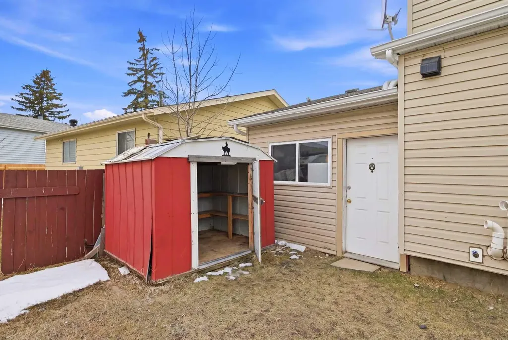 172 Castlebrook Road NE Calgary AB T3J 1P1