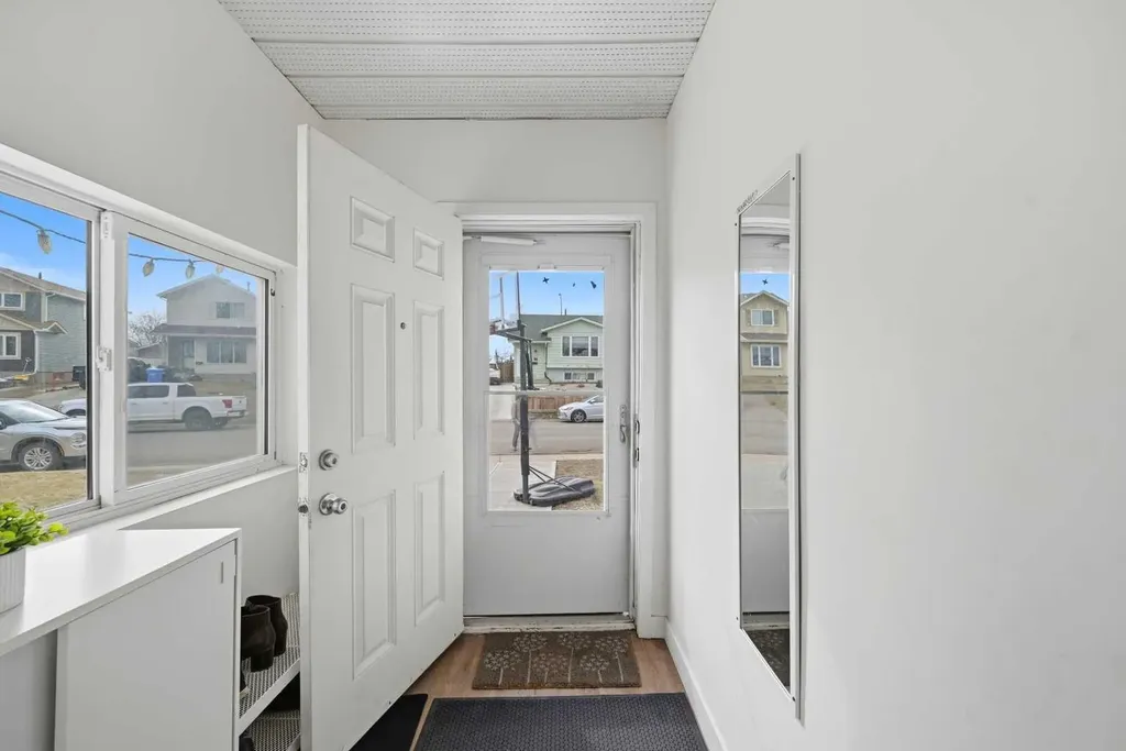 172 Castlebrook Road NE Calgary AB T3J 1P1