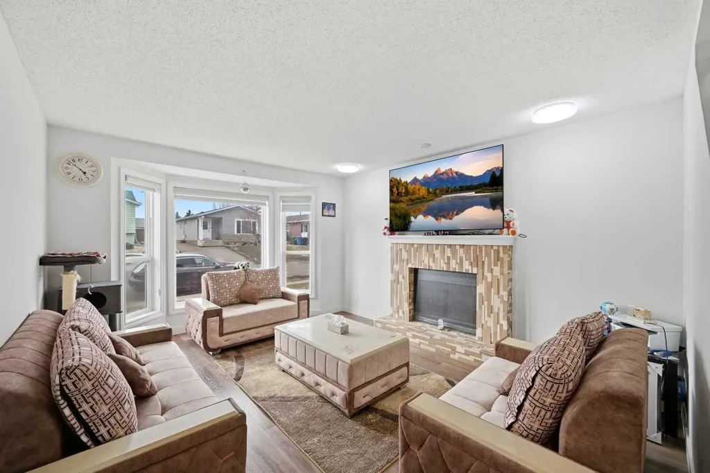 172 Castlebrook Road NE Calgary AB T3J 1P1