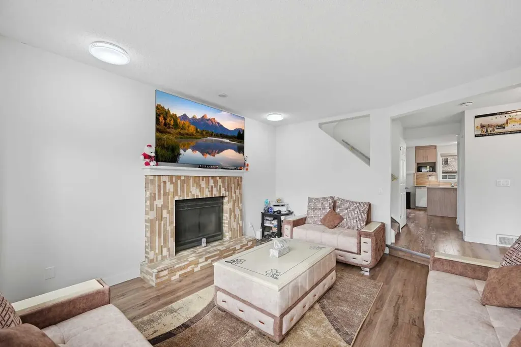 172 Castlebrook Road NE Calgary AB T3J 1P1