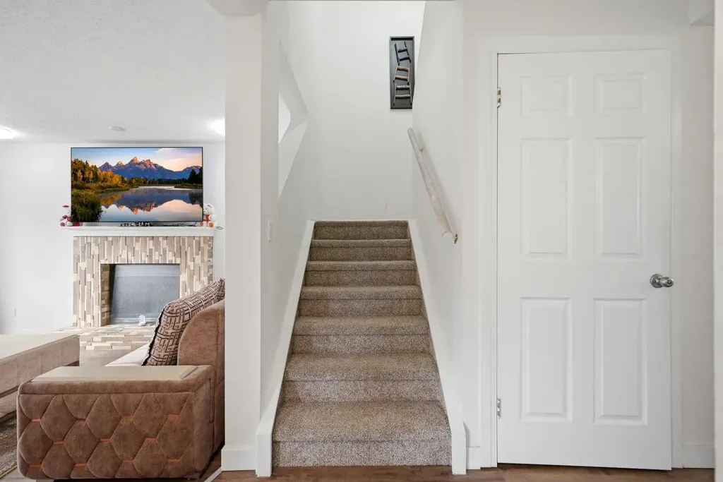 172 Castlebrook Road NE Calgary AB T3J 1P1