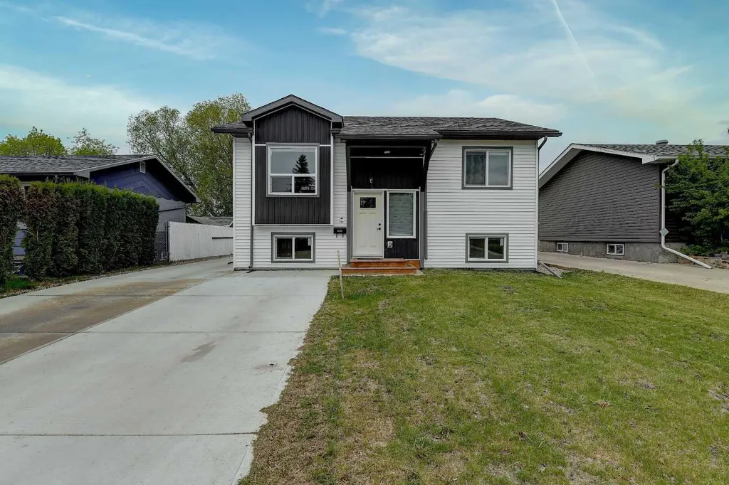 9638 112 Avenue Grande Prairie AB T8V 3B8