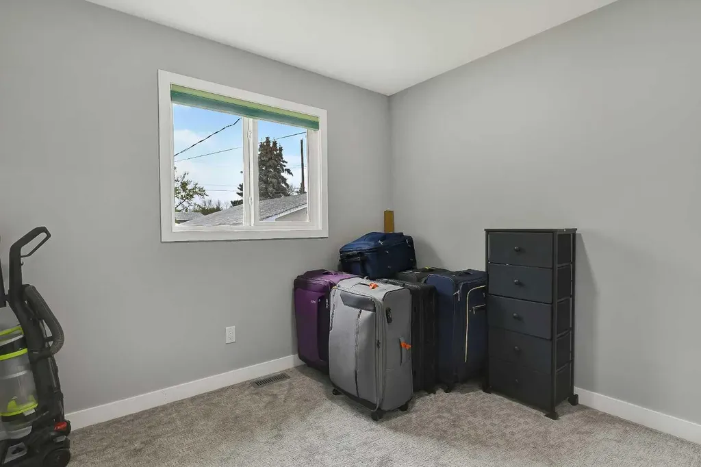 9638 112 Avenue Grande Prairie AB T8V 3B8