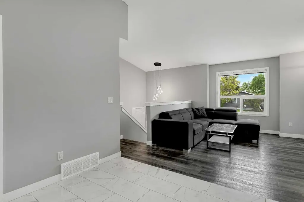 9638 112 Avenue Grande Prairie AB T8V 3B8