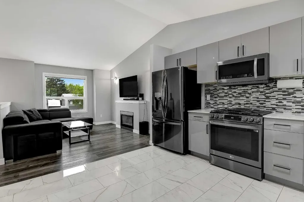 9638 112 Avenue Grande Prairie AB T8V 3B8