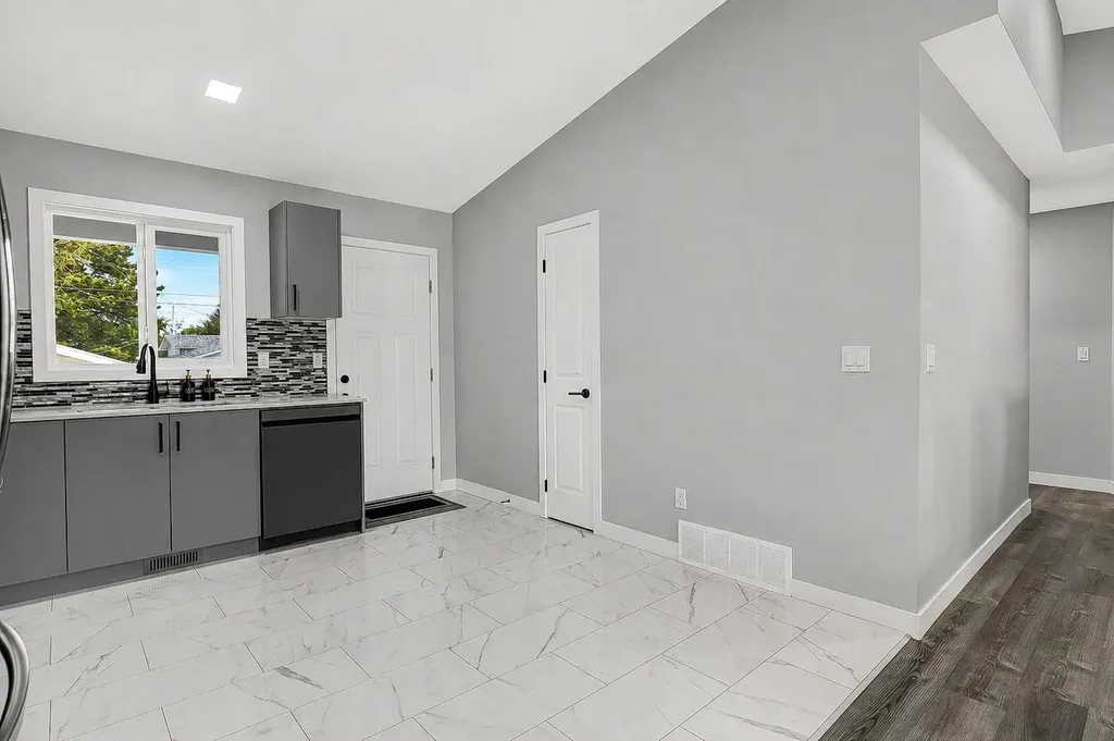 9638 112 Avenue Grande Prairie AB T8V 3B8